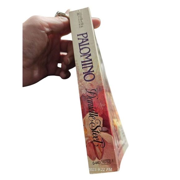 Palomino by Danielle Steel - dell books - isbn 0440167531 - Picture 2 of 6